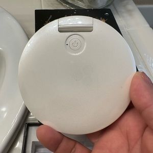 Sunscreen mirror uv